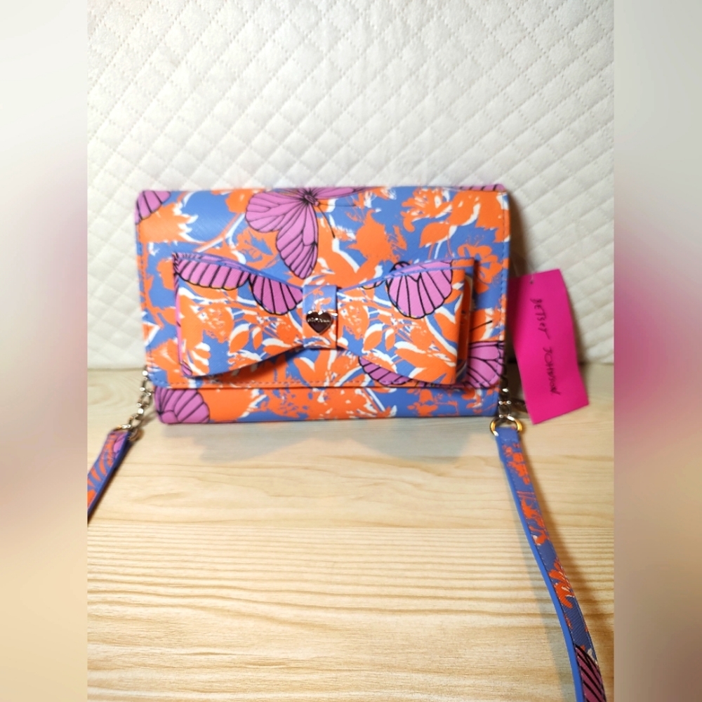 🎉HP Betsey Johnson Multicolor Crossbody Bag